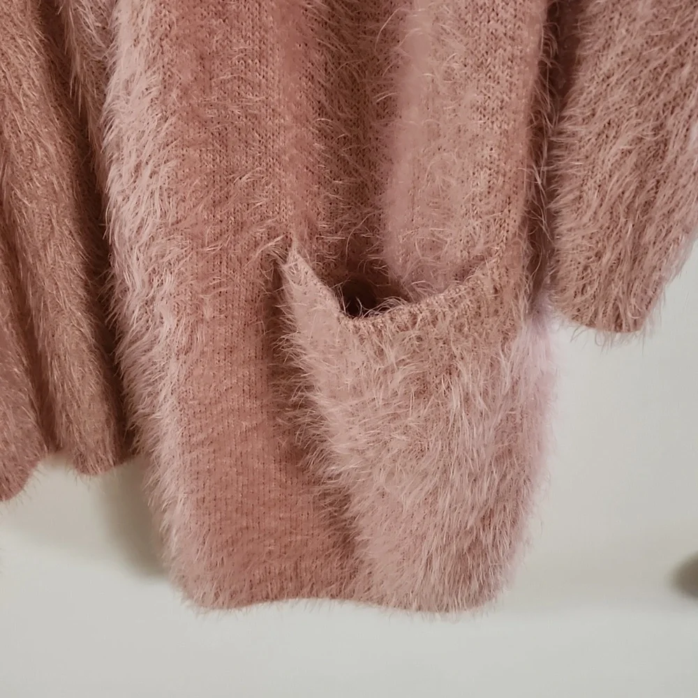 Pink fuzzy long cardigan - Picture 3 of 4